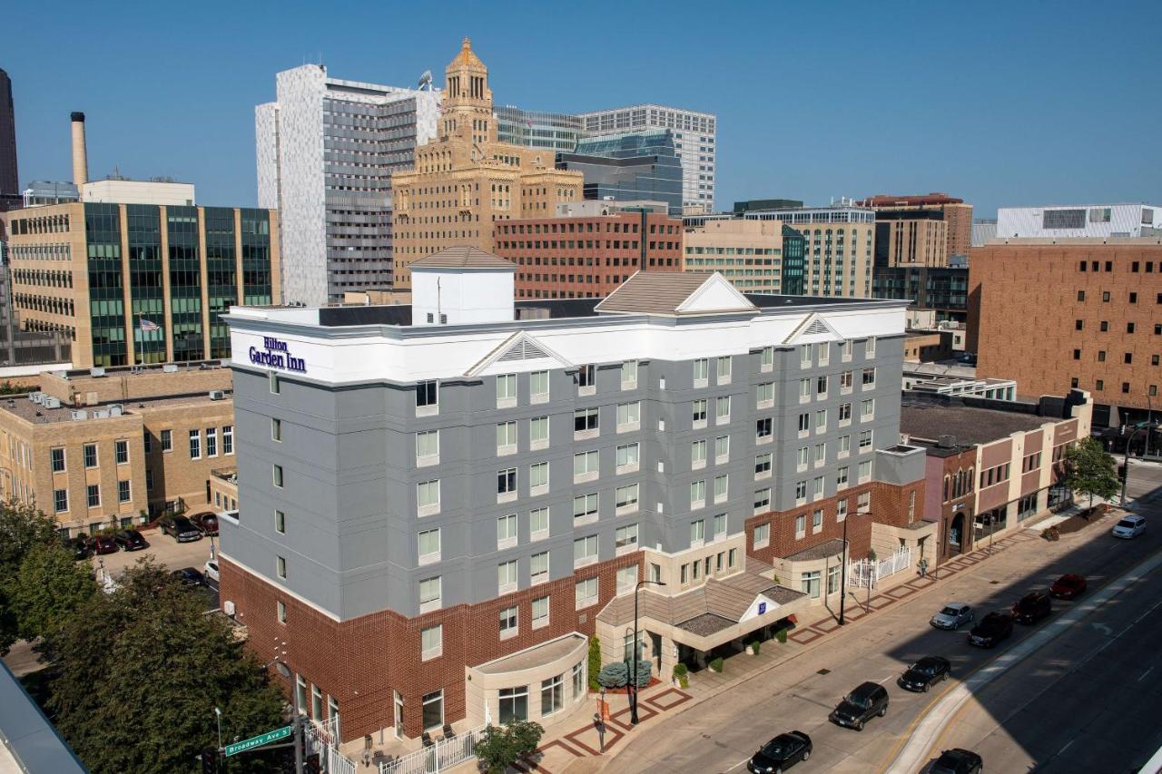 Hilton Garden Inn Rochester Downtown Exterior photo