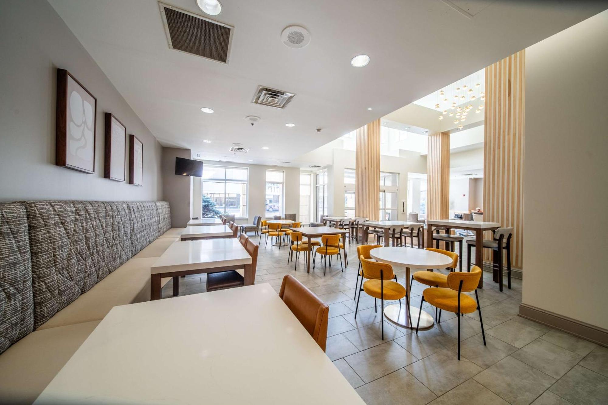 Hilton Garden Inn Rochester Downtown Exterior photo